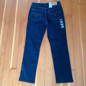 Levi’s Classic Straight mid rise denim jeans